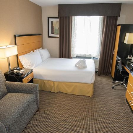 Holiday Inn Express Kennedy Airport New York Exterior foto