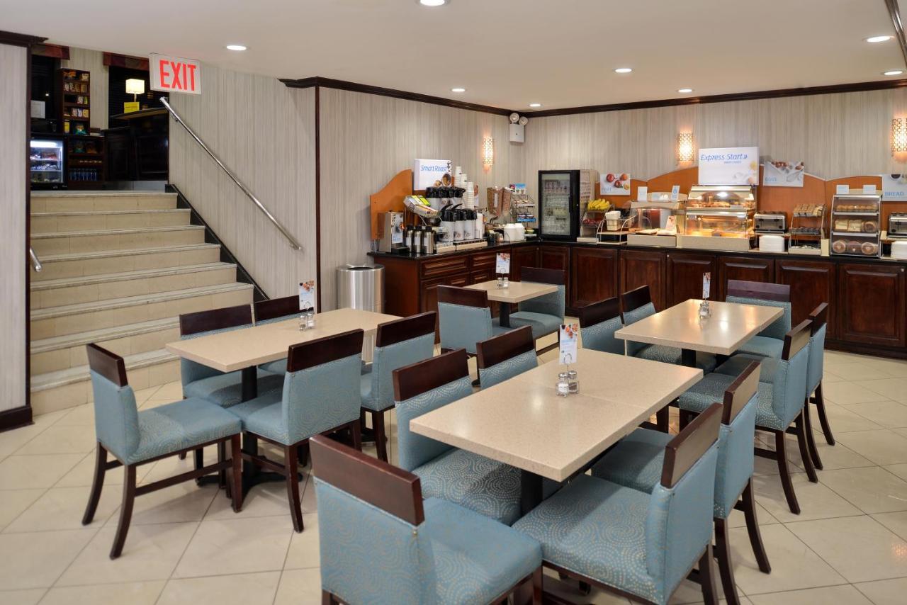Holiday Inn Express Kennedy Airport New York Exterior foto