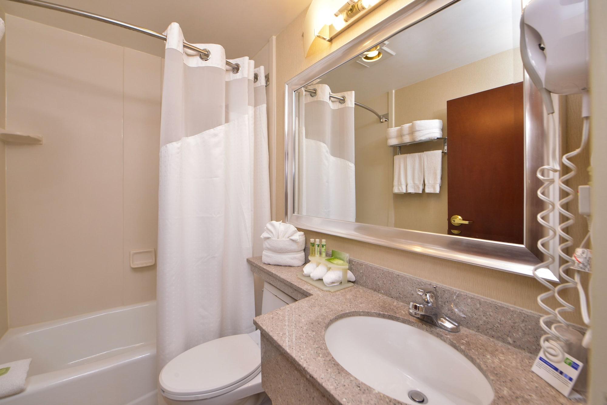 Holiday Inn Express Kennedy Airport New York Exterior foto
