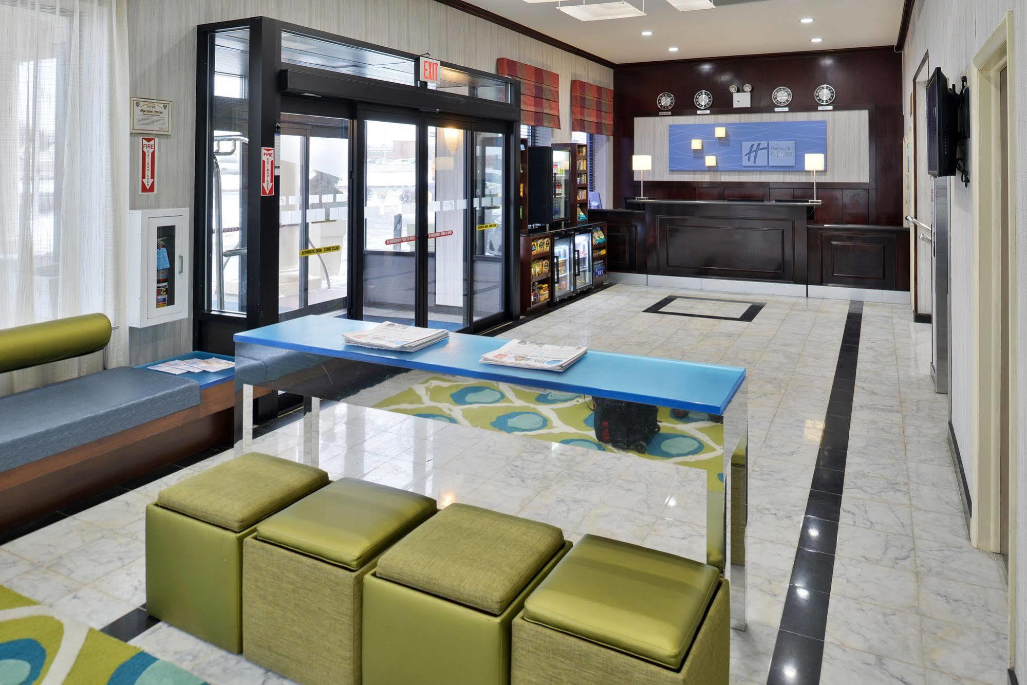 Holiday Inn Express Kennedy Airport New York Exterior foto